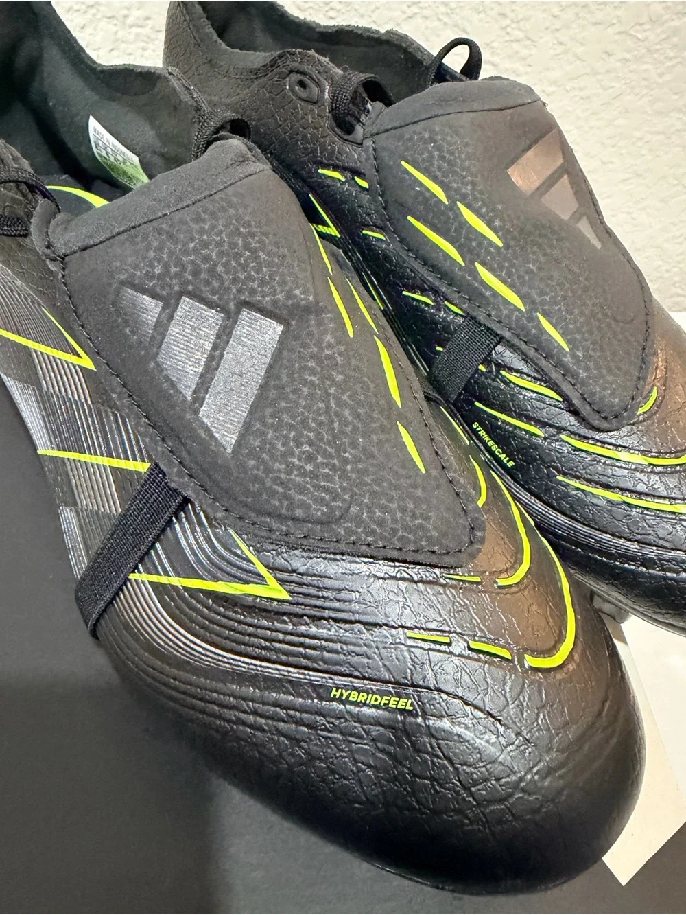 8.5M Adidas Predator League Black Cleat New